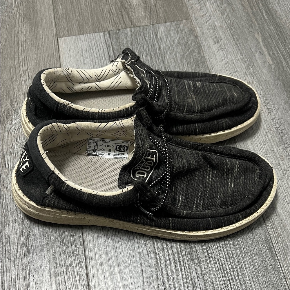Hey dude Wally youth Stretch / black/ size 6Y
